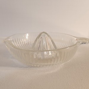 Clear Glass Manual Citrus Juicer Reamer w/ Handle Pour Spout, Vintage, 0.3 qt