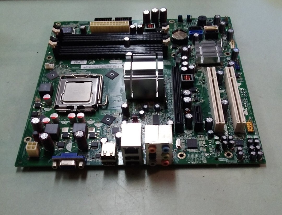 CPU DELL VOSTRO Dell Vostro 200 Desktop Motherboard 0CU409 REV A01 CPU SLA8Y