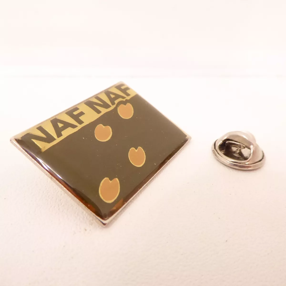 Pin s Pins Pin Badge NAF NAF VETEMENTS PARFUM CLOTHES