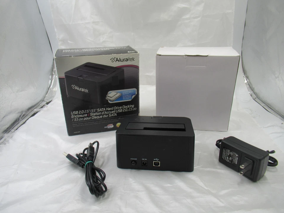 Aluratek USB 2.0 SATA Hard Drive Dock enclosure in Box with cords - Image 4 of 4