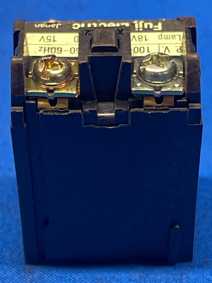 TRANSFORMADOR ELÉCTRICO FUJI AHX503-H P.V: 100/110 VOLTIOS 50/60HZ LÁMPARA: 18V 2W Foto 4 de 4