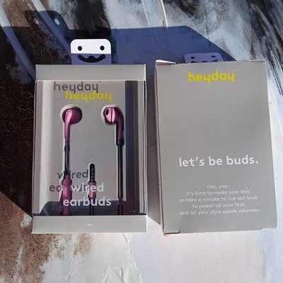 2 set of earbuds