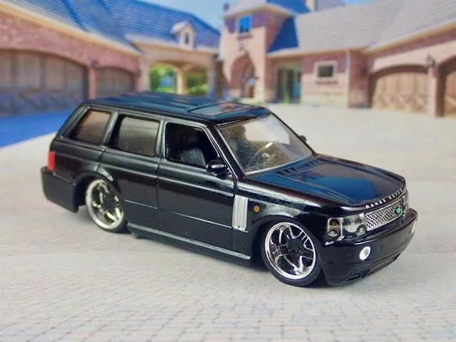 3rd Gen 2002-2012 Land Rover Range Rover 4.4L V8 Luxury SUV 1/64 Scale Ltd Edt X
Opens in a new wind