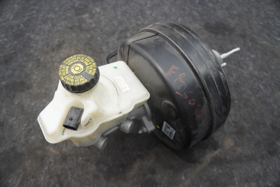 Servo cilindro maestro potenciador freno 670006653 Maserati Quattroporte M156 Foto 3 de 4