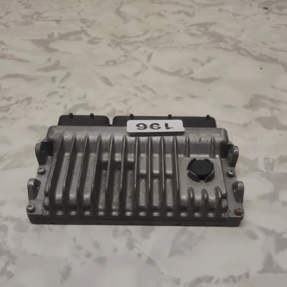 Toyota RAV4 2016 ECU unidad de control del motor Foto 3 de 4