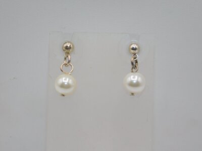J478-VINTAGE PIERCED EARRINGS~FAUX PEARLS~SLIGHT DROP~SILVER TONE