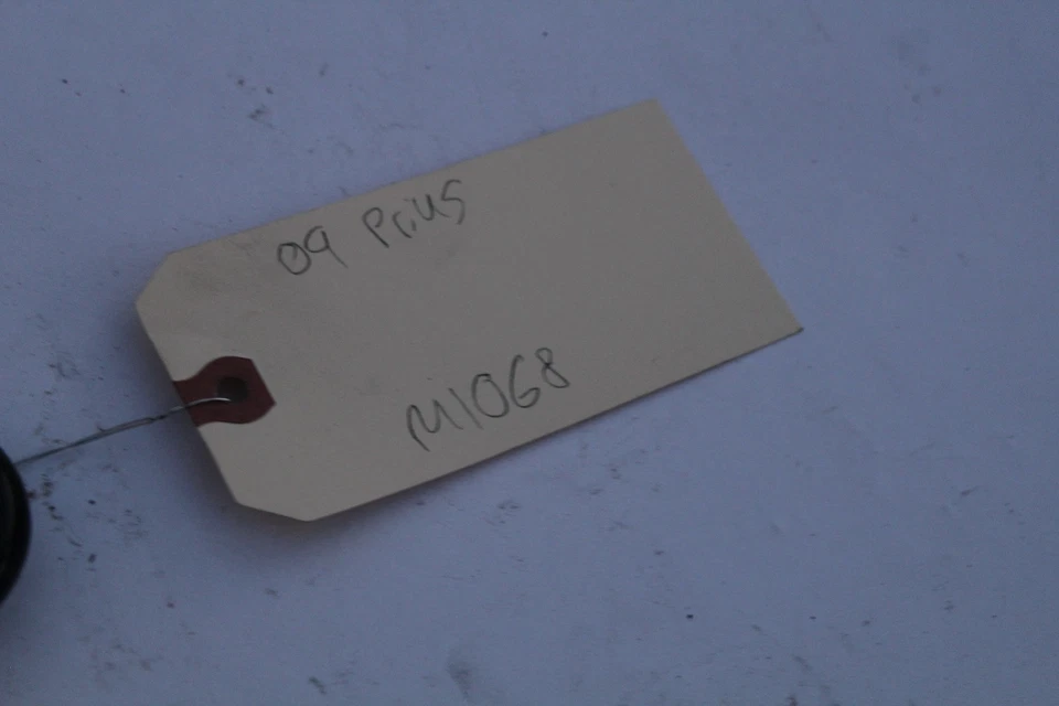 Gancho de remolque de servicio de emergencia Toyota Prius 2004-2009 M1068 Foto 2 de 4