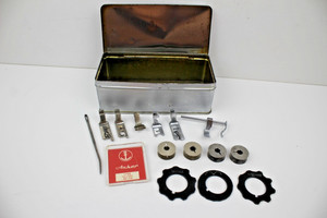 Zubehör Nähfüße Schablonen Spulen für Phoenix 282, 282F, 283, 283F Nähmaschinen