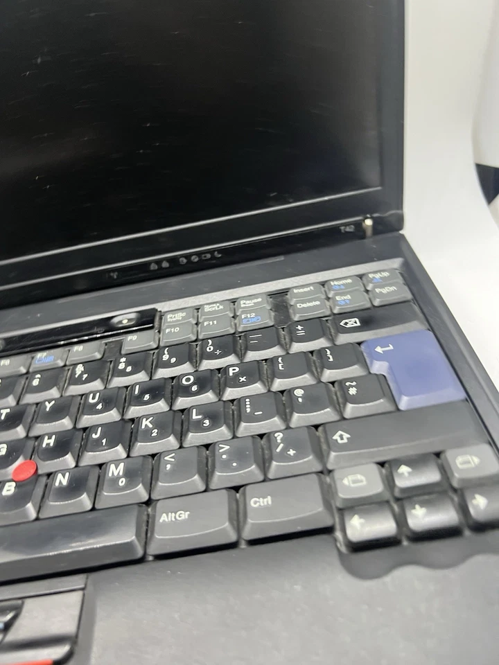IBM ThinkPad T42 Laptop Pentium M 1.7Ghz 2GB RAM 160GB HDD WINDOWS XP SP2 READ - Image 4 of 4