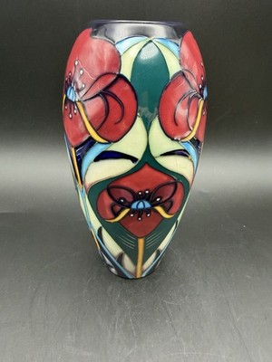 Moorcroft Crowning Glory Vase Rachel Bishop 2007 7.5  Boxed