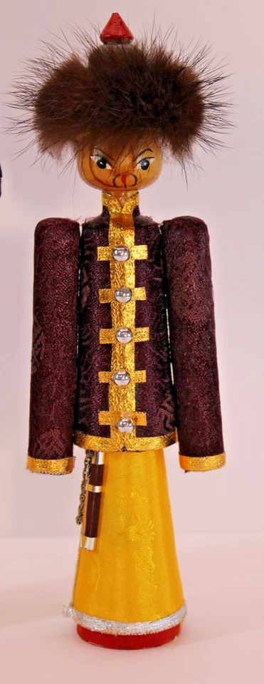 De Colección Cuchara Internacional Do1ls Pareja Mongola en Vestido Tradicional 8" Alto COMO NUEVO Foto 3 de 4