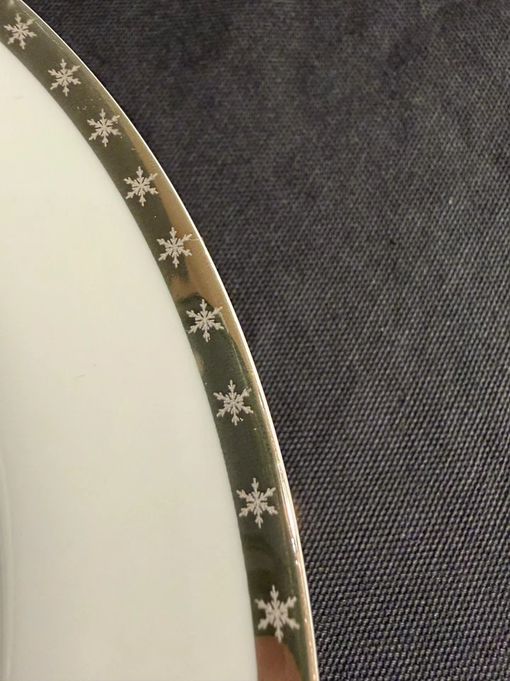 Target Gilded Noel Rimmed Bowls Soup Cereal Silver Snowflake 2011 Set of 4 - Image 3 of 4