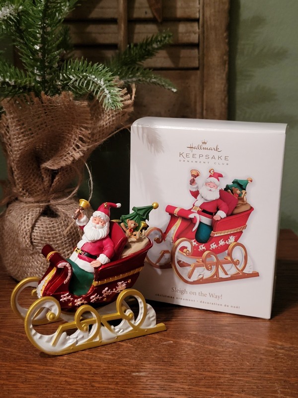 2010 Hallmark Ornament CLUB ~ SLEIGH ON THE WAY! ~                         