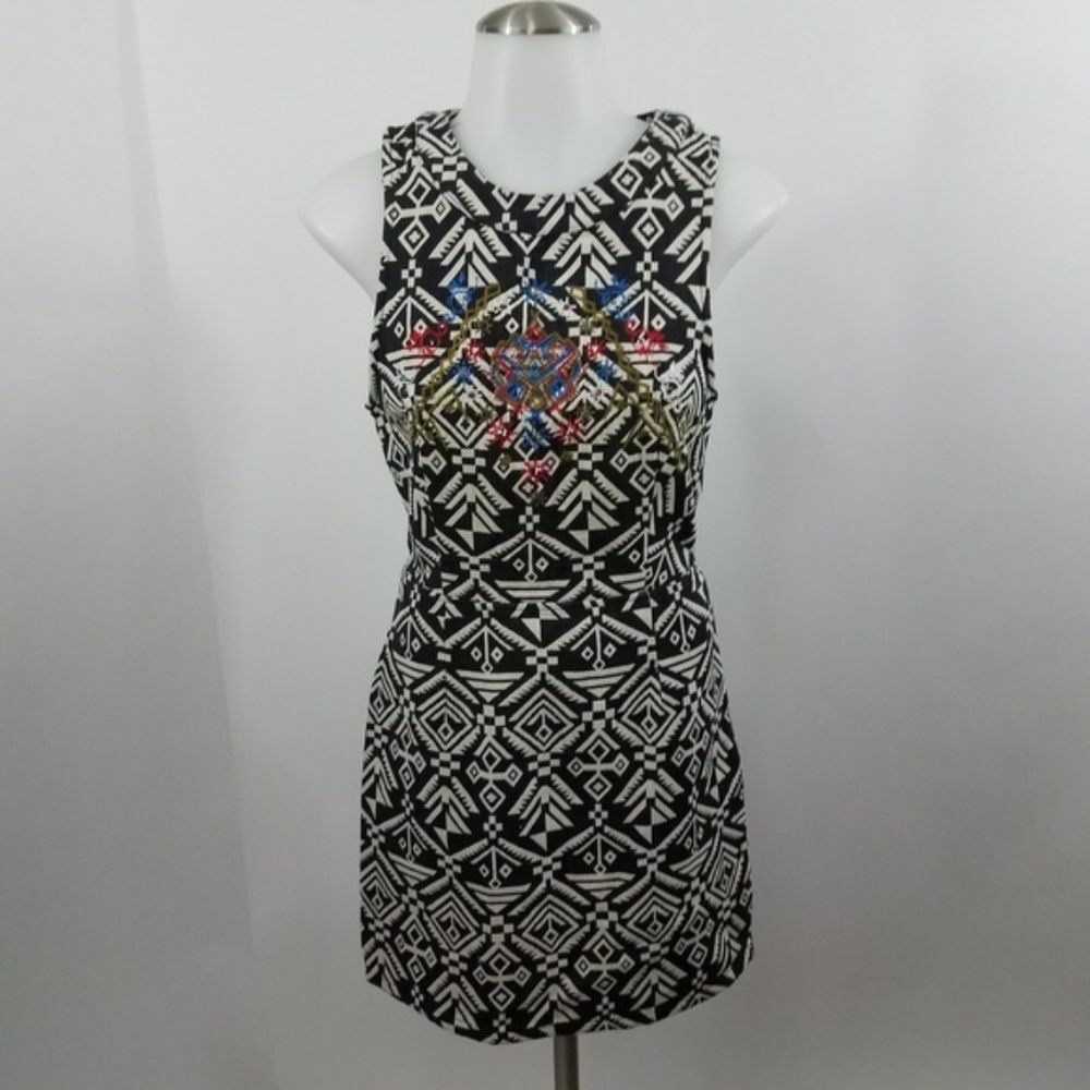 Embroidered Tribal Beaded Aztec Floral Black White A-Line Sheath Dress S-image