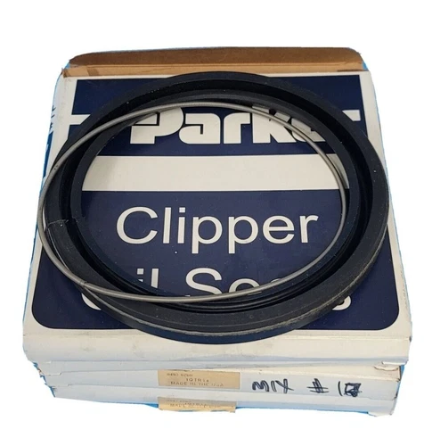 LOT OF 4 NIB PARKER 1QTR14 OIL SEALS BLACK