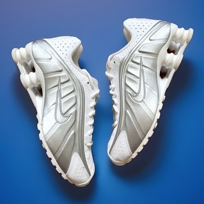 Nike Shox R4 White Metallic Silver AR3565-101 Women s 8