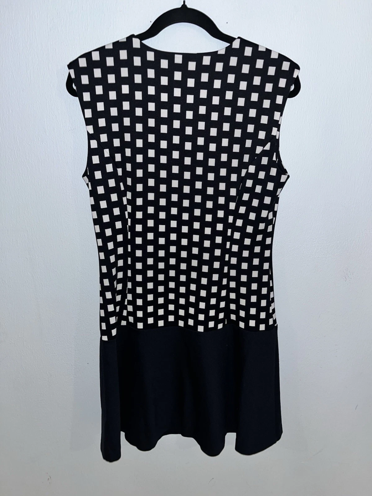 ABITO MIDI MICHAEL MICHAEL KORS BIANCO E NERO A QUADRI CON ZIP DAVANTI. 10