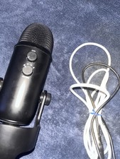 Blue Yeti Professional Multi-Pattern USB Condenser Microphone - Blackout