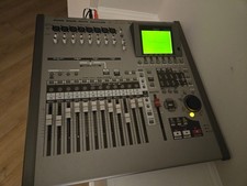 Roland VS-2400CD MTR Digital Multi-Track Recorder Digital Studio Workstation