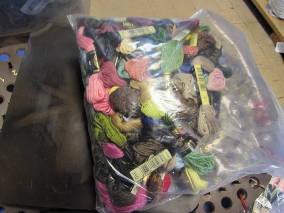 Lot 320+ Pieces Embroidery Thread Floss Assorted Colors DMC 25 plus bag full - Image 4 of 4