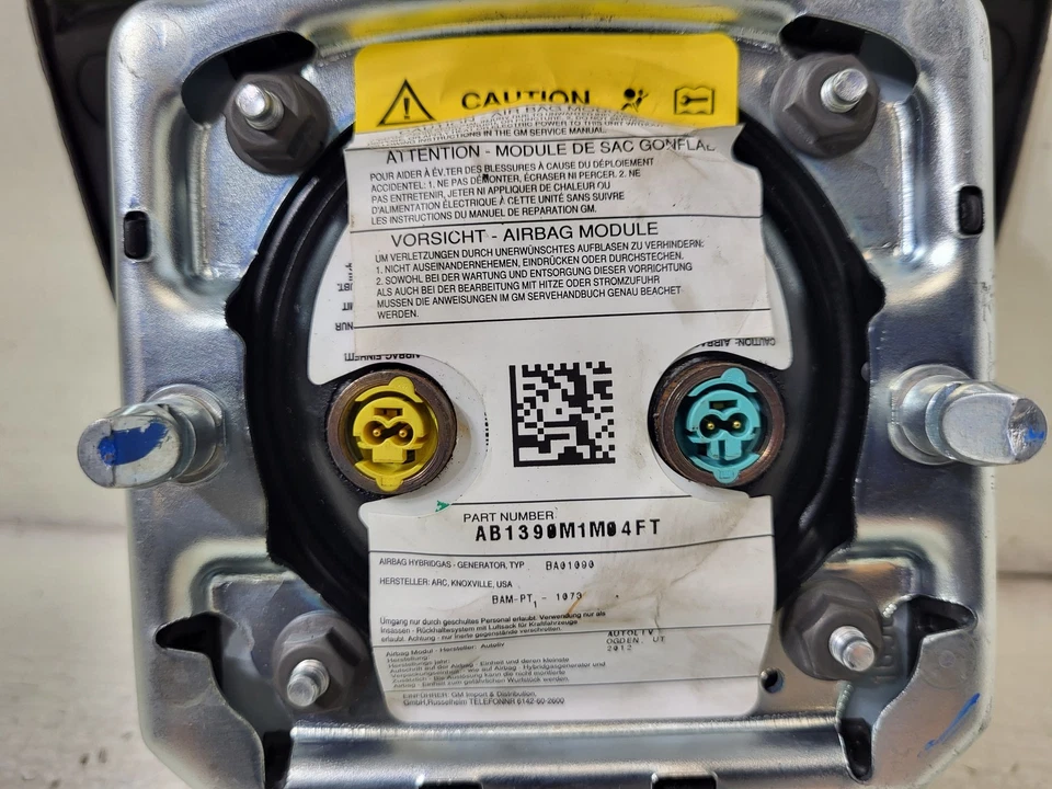 2013-2014 Cadillac Escalade Driver Wheel Airbag Air Bag OEM LKQ - Image 3 of 4