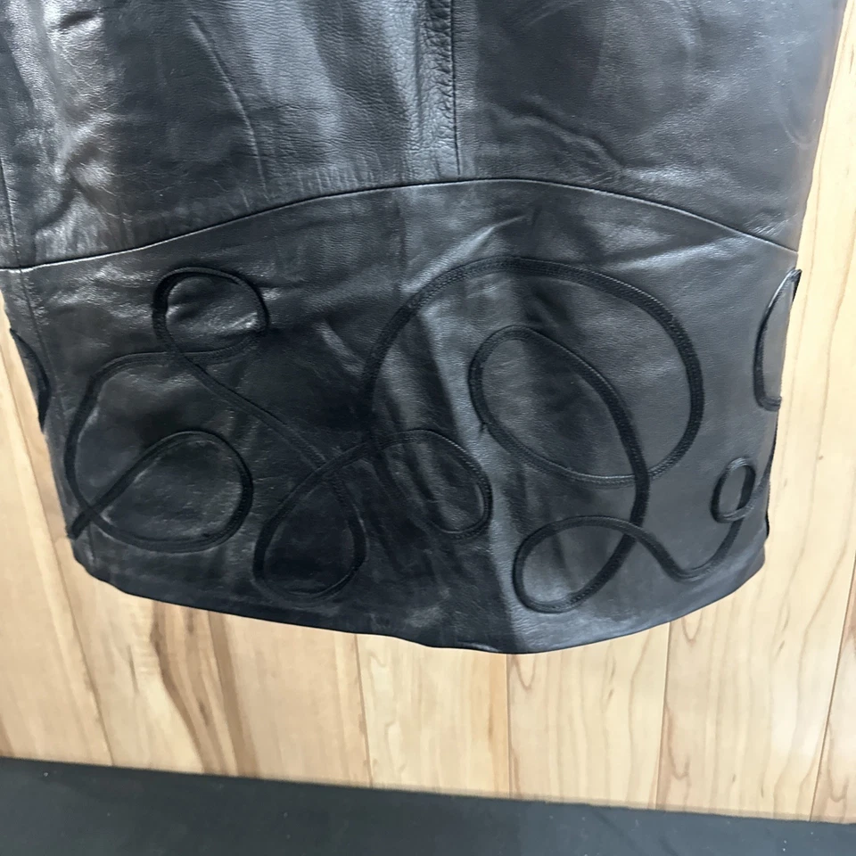 "Falda de cuero genuino negra Lillie Rubin 26"" de largo con bolsillos cremallera trasera" Foto 2 de 4