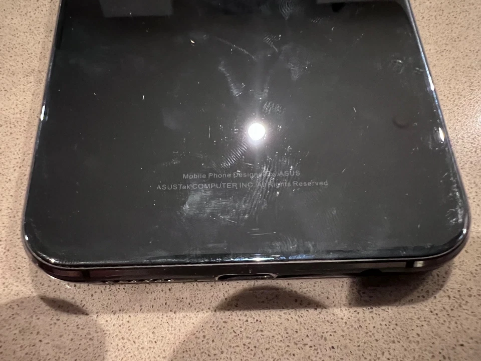 As-is Asus Zenfone 4 - Black (Xfinity Mobile) - Image 4 of 4