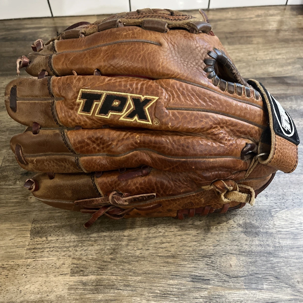 Louisville Slugger Men Baseball Softball Gloves & Mitts for sale