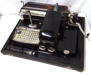 Scarce HEADY antique typewriter in case Mignon variant