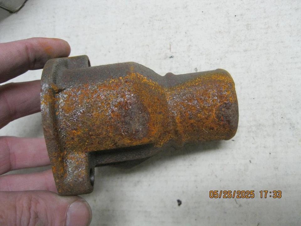 NOS 1975-1976 Ford F150 F250 F350 460 Thermostat Housing D5AZ-8592-A (nos) - Image 3 of 4