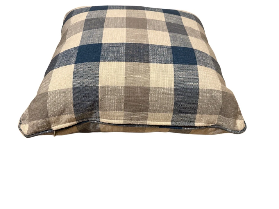 Декоративная диванная подушка Design Ashley Furniture 22x22 дюйма Meggett клетчатая синяя - Изображение 3 из 4