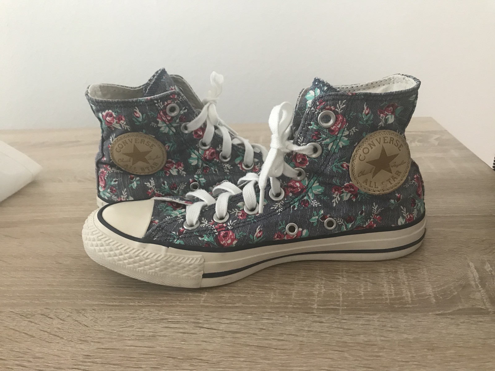 Converse Schuhe Gr 37 UK 4,5 Blumen Converse Schuhe Gr 37 UK 4,5 Blumen