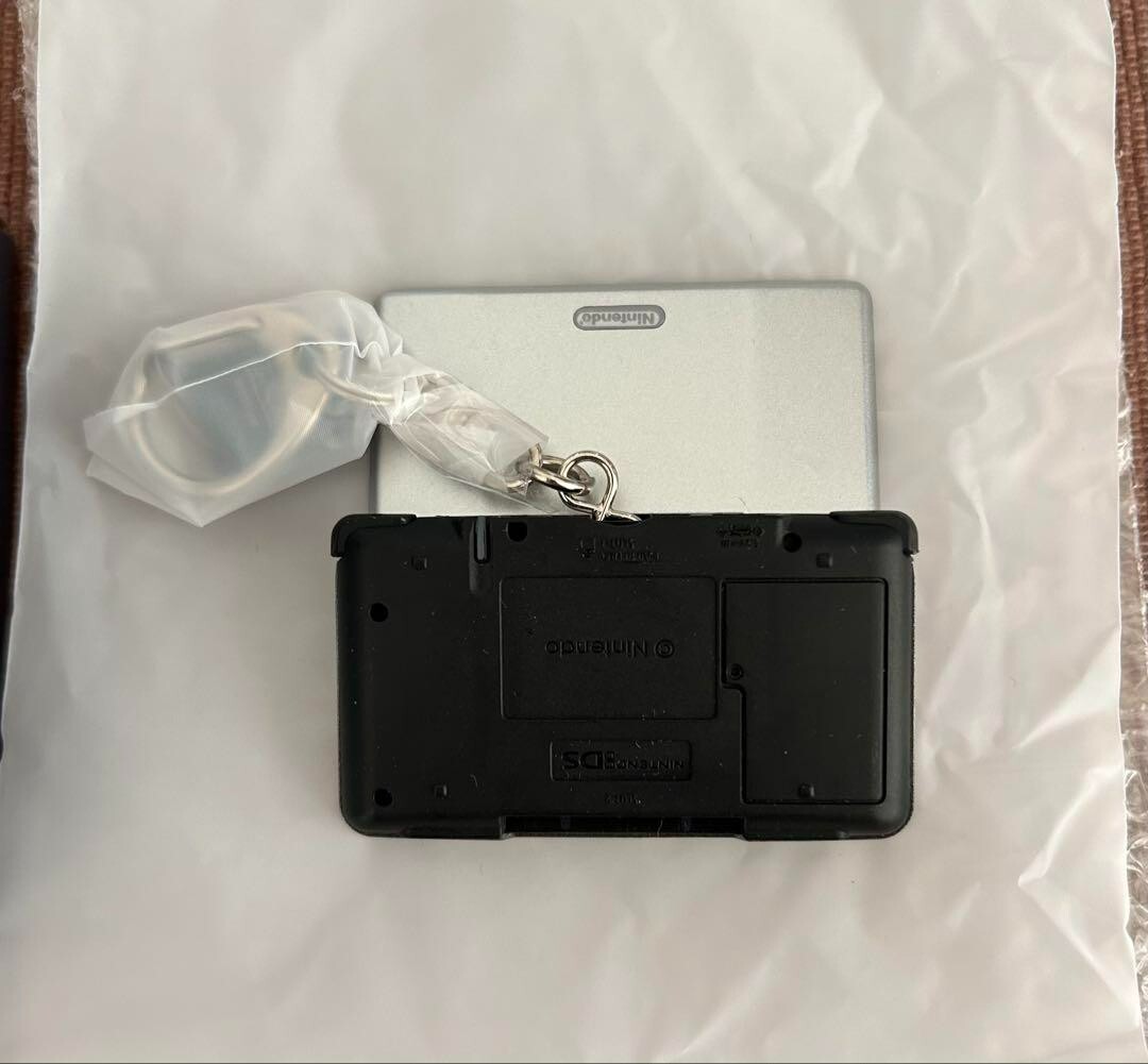 Nintendo Museum Kyoto Limited Game Hardware keychain
