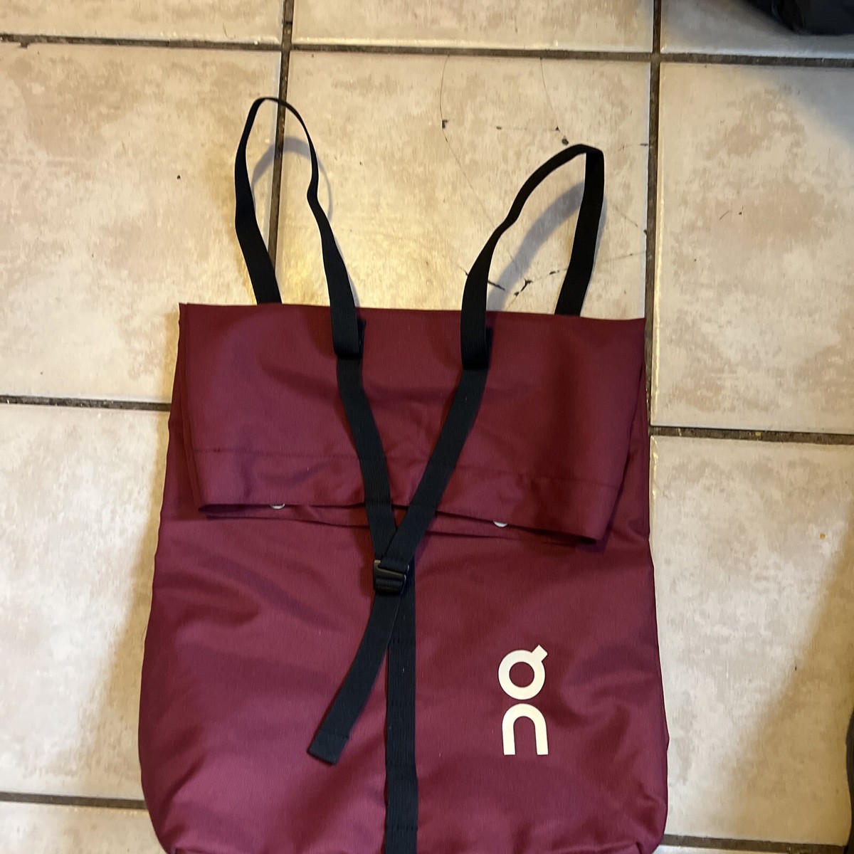 On Running Ambassador Pack 2-in-1 backpack shoulder tote bag red 28L Ambassador 2.0 (Black Label) - SOVRN Republic main image 2