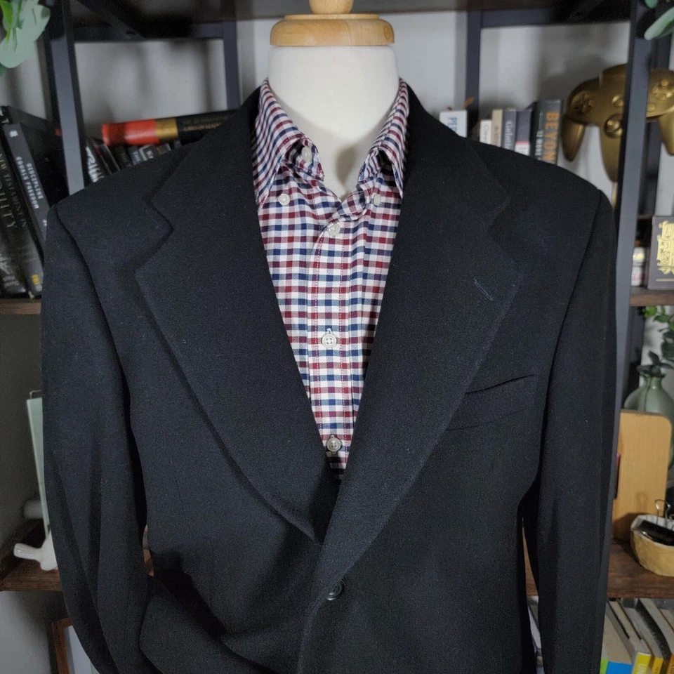 Abrigo deportivo de franela Chereskin para hombre tres botones negro mezcla de cachemir talla 44R Foto 2 de 4