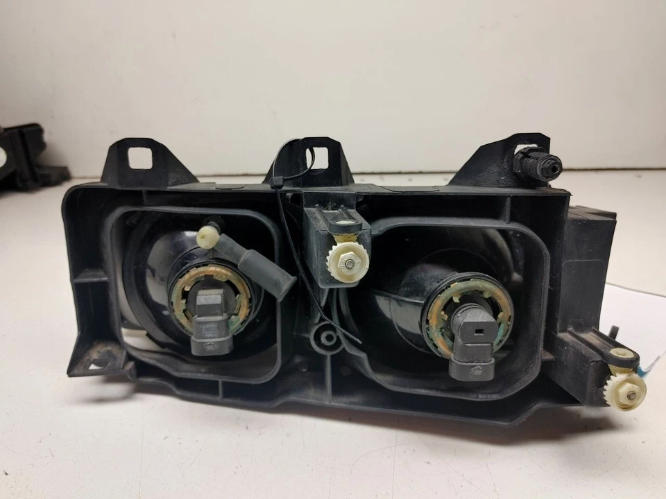 Farol BMW M3 RH 1997-1998-1999 - Imagem 3 de 4