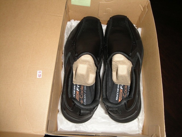 skechers larson berto