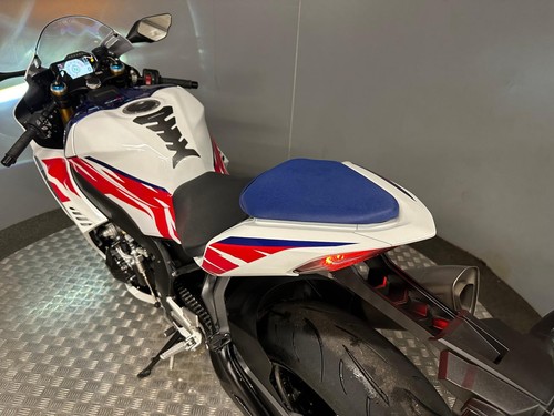 Honda CBR 1000 RR Fireblade SP 2024 30th Anniversary with only 1223 miles - Picture 8 of 16