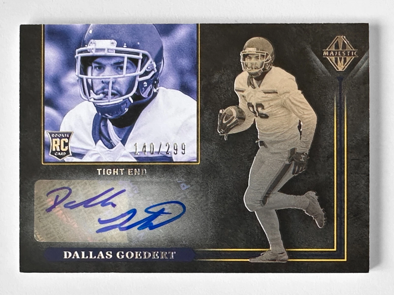 Dallas Goedert Panini Majestic #143 Rookie Signature