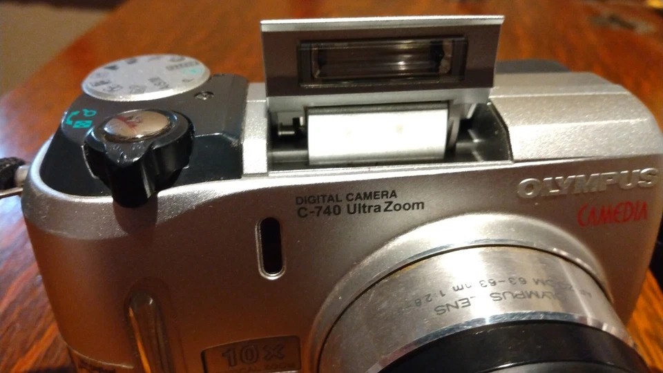 Olympus Digital Camera C-740 Ultra Zoom 3.2MP Digital Camera 30x - TESTED ✅ - Image 2 of 4