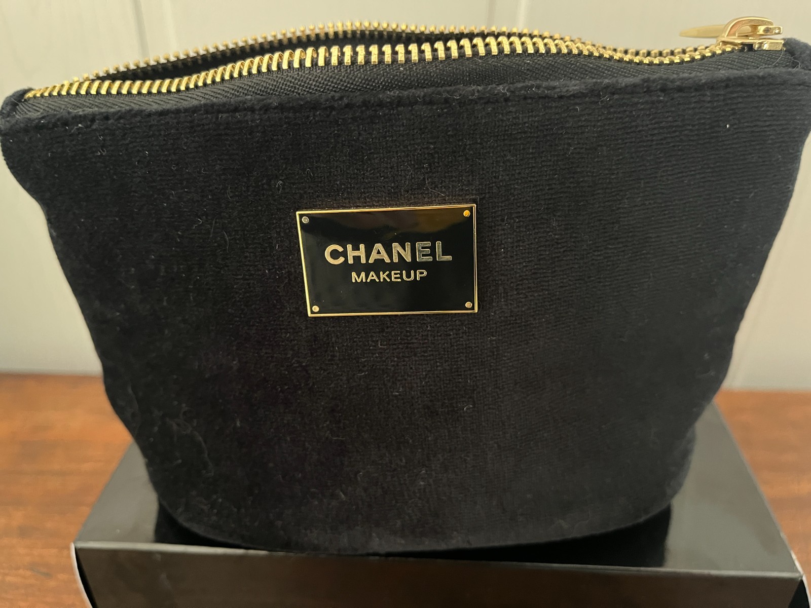Neceser y toallita de Chanel nuevo