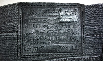 levis black patch
