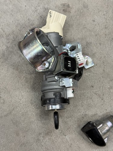 2010 2011 2012 2013 Kia Forte Ignition Switch Key Door Lock OEM - Picture 3 of 8