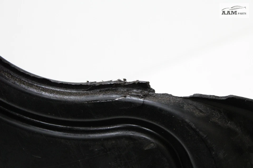 AUDI A3 QUATTRO 2015-2016 MOTOR DELANTERO BAJO CUBIERTA PROTECTOR CONTRA SALPICADURAS OEM Foto 3 de 4