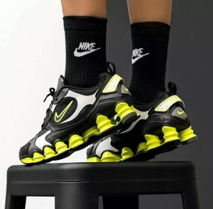 Nike Shox Tl Nova Negro Zapatos Atléticos veneno de Limón AT8046-003 para  mujer Talla 8 | eBay