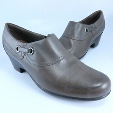 NEW - Clarks GENETTE DANBY Shooties Womens Size 8W Brown Leather Side-Zip Loafer