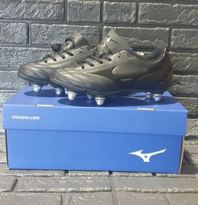 mizuno triple black