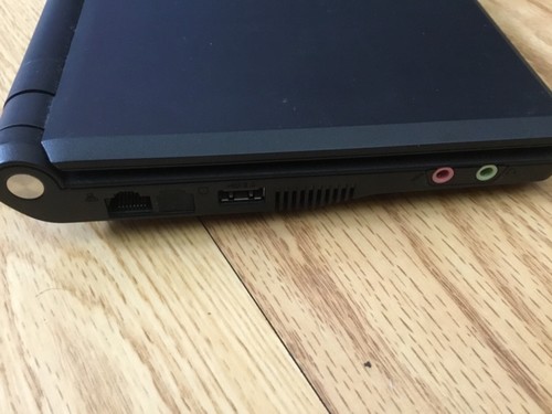 Asus Eee PC 701 Windows XP Compact Mini PC 900 MHz Processor & Extra Memory - Picture 5 of 23