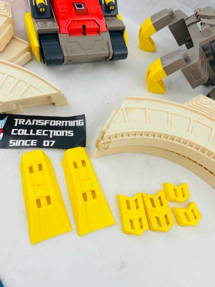 Transformers Original G1 1985 Omega Supreme Complete Works - Image 4 of 4