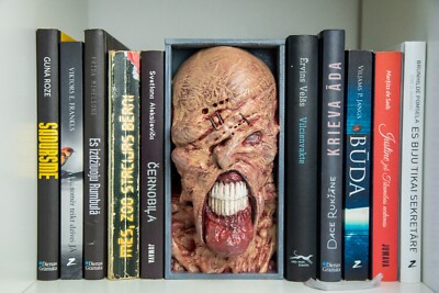 STAAARS! Nemesis Bookend - Resident Evil Fan Art, Horror Gaming Decor